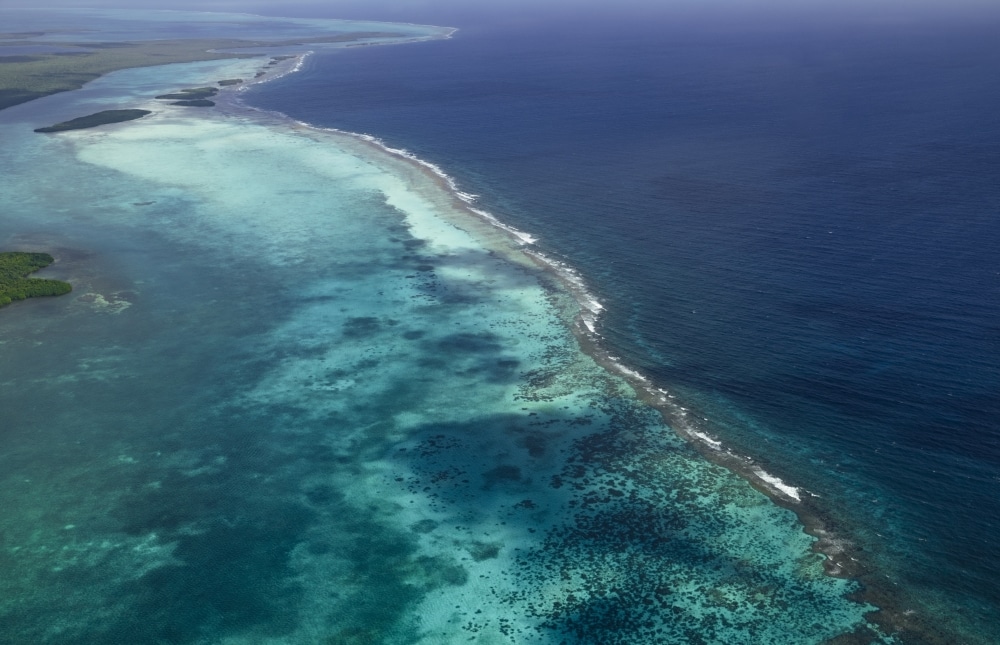 Belize barrier reef and cayes — welcome to Belize